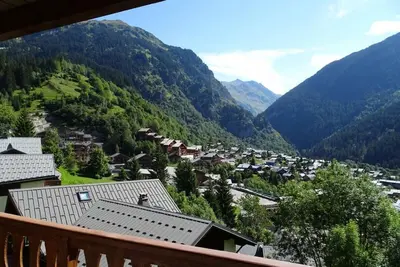 Image de À 50m des pistes de ski, 2ème étage, balcon, télévision, casier à ski, 37m², Champagny-en-Vanoise