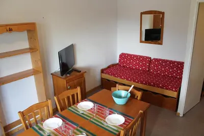 Image de À 200m des pistes de ski, 2ème étage, vue pistes de ski, balcon, télévision, casier à ski, 31m²