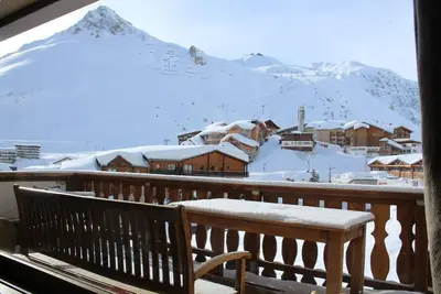 Image de 200m du centre station, vue montagne, terrasse, télévision, casier à ski, 70m², Tignes