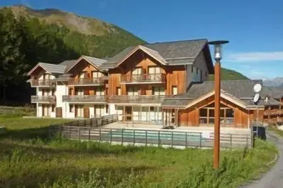 Image de Pied des pistes de ski, 3ème étage, vue vallée, remise en forme, piscine, sauna, hammam, balcon