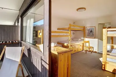 Image de Pied des pistes de ski, 1er étage, balcon, télévision, casier à ski, 42m², Les Menuires