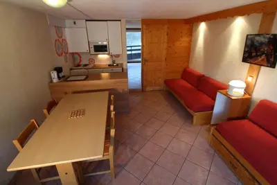 Image de 10m du centre station, 10ème étage, vue lac, balcon, télévision, casier à ski, 28m², Tignes