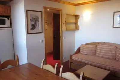 Image de Centre station, 2ème étage, vue station, télévision, casier à ski, 39m², La Plagne