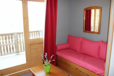 Image de À 200m des pistes de ski, 2ème étage, vue montagne, balcon, télévision, casier à ski, 32m²