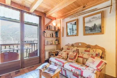 Image de 300m du centre station, 1er étage, balcon, télévision, 33m², Serre Chevalier