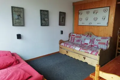 Image de 50m du centre station, 3ème étage, balcon, télévision, casier à ski, 33m², Les Arcs