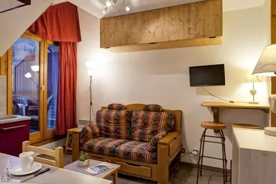 Image de 50m du centre station, 5ème étage, balcon, parking, télévision, casier à ski, 29m², Brides Les Bains
