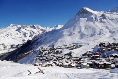 Image de 40m du centre station, 6ème étage, balcon, télévision, casier à ski, 21m², Tignes