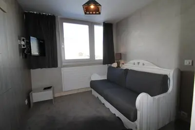 Image de 10m du centre station, 9ème étage, télévision, casier à ski, 16m², Tignes