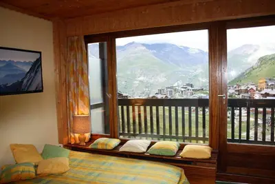 Image de 20m du centre station, 3ème étage, vue lac, balcon, télévision, casier à ski, 70m², Tignes