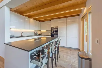 Chalet, 150m du centre station, sauna, terrasse, balcon, cheminée ou poêle à bois, parking