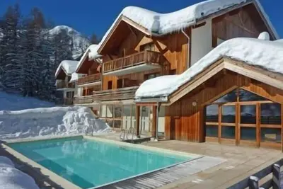 Image de 200m des commerces, 2ème étage, vue vallée, remise en forme, piscine, sauna, hammam, balcon, parking