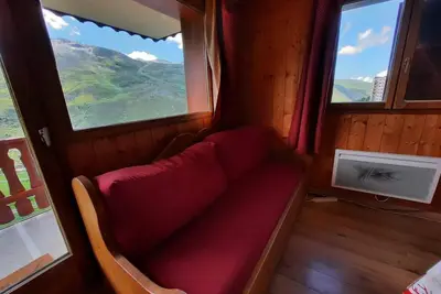 Image de 150m des commerces, 1er étage, balcon, télévision, casier à ski, 58m², Les Menuires