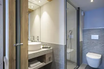 Image de Wifi, vue montagne, remise en forme, piscine, balcon, parking, télévision, casier à ski, 55m²