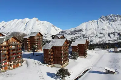 Pied des pistes de ski, 10ème étage, vue vallée, balcon, télévision, 28m², Superdévoluy