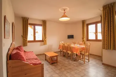 Image de 1er étage, balcon, télévision, casier à ski, 38m², Aussois
