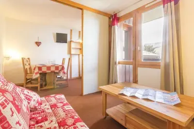 Image de 150m du centre station, 2ème étage, télévision, casier à ski, 27m², Montchavin La Plagne