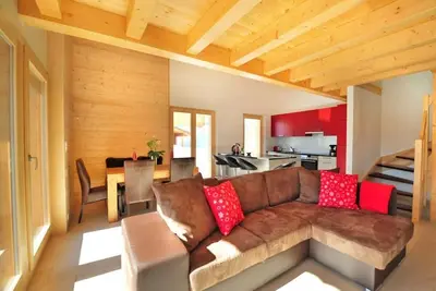 Image de Chalet, wifi, terrasse, balcon, cheminée ou poêle à bois, parking, télévision, 105m², Thyon