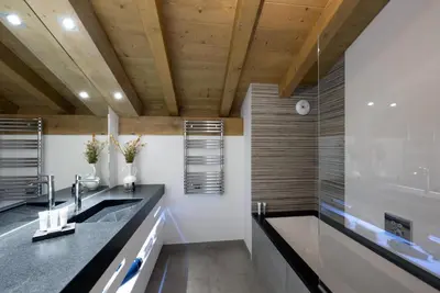 Image de Wifi, 200m des commerces, remise en forme, piscine, balcon, parking, télévision, casier à ski, 45m²