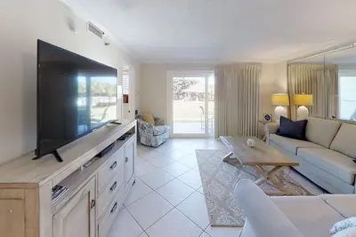 Image de Unité 115 - Meubles récemment mis à jour, service de plage Gratuit