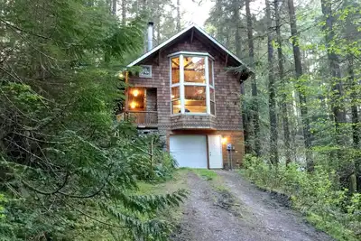 Image de Snowline Cabin # 25 - Une grande cabine de style champĂŞtre avec un bain Ă remous!