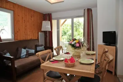Image de Wifi, vue montagne, remise en forme, piscine, sauna, hammam, terrasse, balcon, parking, télévision
