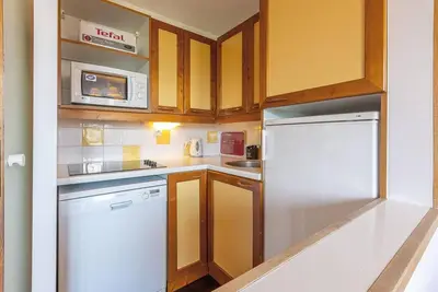 Image de À 200m des pistes de ski, 3ème étage, vue montagne, balcon, télévision, casier à ski, 38m²