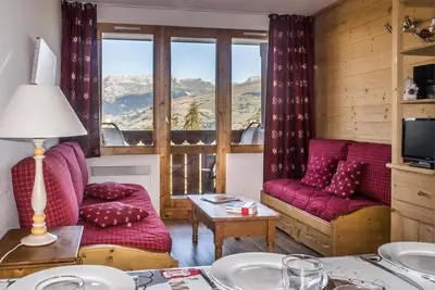 Image de À 100m des pistes de ski, 1er étage, vue montagne, balcon, télévision, casier à ski, 34m²