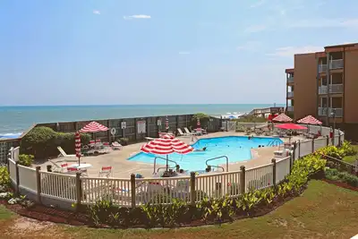 Image de Beautiful Oceanfront Condo Steps Of The Beach. Nouveau 2019 Location.
