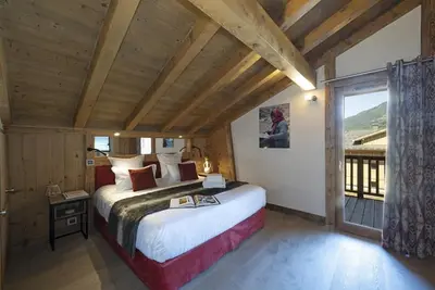 Image de Wifi, 200m des commerces, remise en forme, piscine, balcon, parking, télévision, casier à ski, 110m²