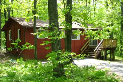 Image de \"Hot Tub Heaven Cabin # 1 - Cabanes Ă louer Ă Linden, Virginie