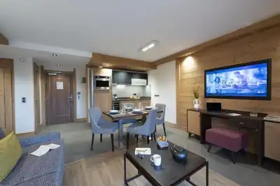 Image de Wifi, centre station, remise en forme, piscine, balcon, parking, télévision, casier à ski, 40m²