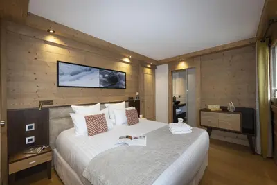 Image de Wifi, centre station, remise en forme, piscine, balcon, parking, télévision, casier à ski, 83m²