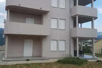 Image de Appartement de deux chambres avec la terrasse et la vue sur le mer Novi Vinodolski (A-16998-b)
