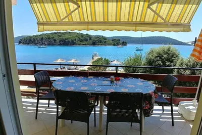 Image de Appartement de trois chambres prés de la plage Brgulje, Molat (A-16217-a)