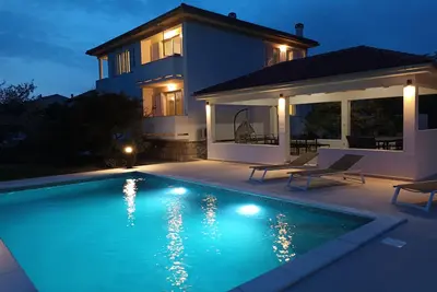 Image de Appartement de deux chambres avec la terrasse Kampor, Rab (A-16865-a)