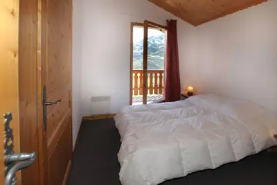 Image de 150m des commerces, 1er étage, balcon, télévision, casier à ski, 72m², Les Menuires