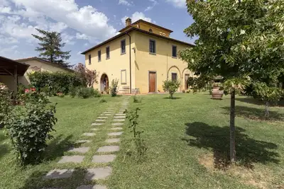 Image de Villa typique toscane avec piscine privée, située sur les collines du sud de la Toscane à quelques k