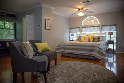 Image de Détendez-vous et détendez-vous. Détente, suite de style ferme moderne privée