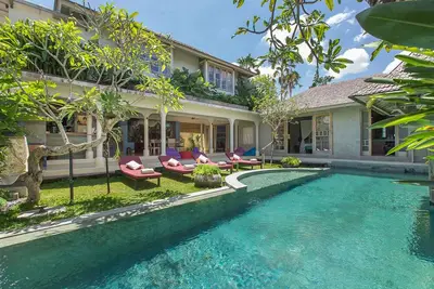 Central villa de 3 Br en plein cœur de Seminyak
