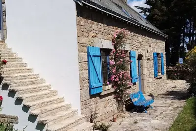 Image de Jolie maison en pierre à 150 mètres de la plage.