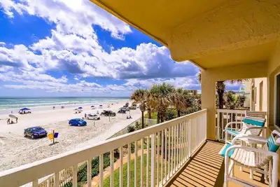 Image de A220 Emplacement fabuleux! 2/2 condo sur la plage, à quelques pas de Flagler Ave convoité