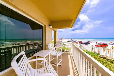 Image de A107 Lieu! 2 / 2condo! Fabuleux condo en bord de mer juste à côté de Flagler Ave!