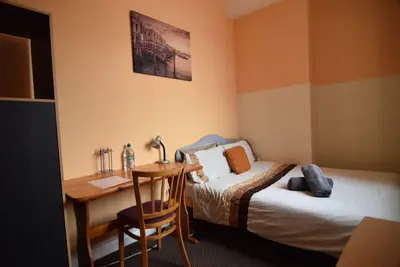 Image de Chambre double avec sanitaires communs D1