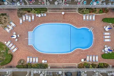 Image de A216 Emplacement fabuleux! Condo 2/2 sur la plage, à quelques pas de la très convoitée avenue Flagler.