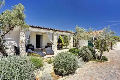 Maison de vacances à proximité de la plage avec vue sur la mer