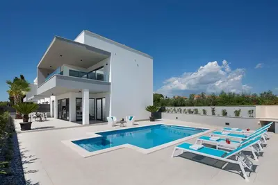 Image de Appartement de vacances avec piscine près de la plage