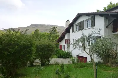 Image de Maison de 200m2 sur parc de 2500m2 au calme et face à la montagne