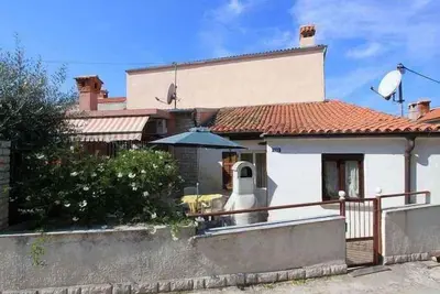 Image de Maison de vacances avec terrasse et barbecue