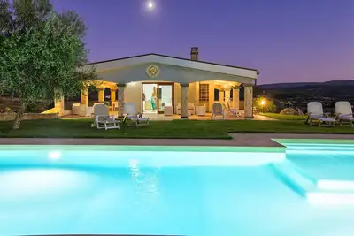 Image de Charmante Villa Janas de luxe: Usage exclusif et piscine